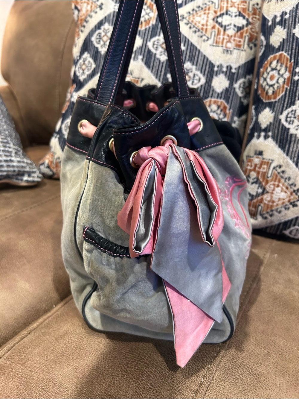 Juicy Couture Pink Y2K VINTAGE & Gray Velvet Drawstring Tote with Black Flower - Picture 7 of 11